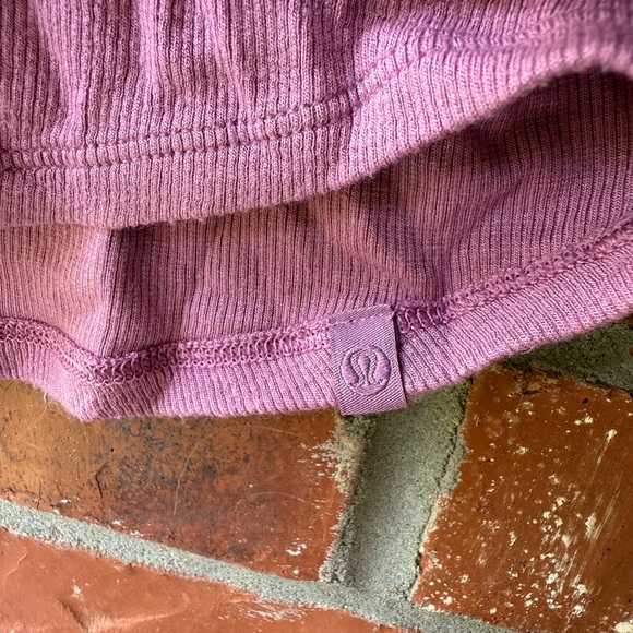 Lululemon - Picture 2 of 2